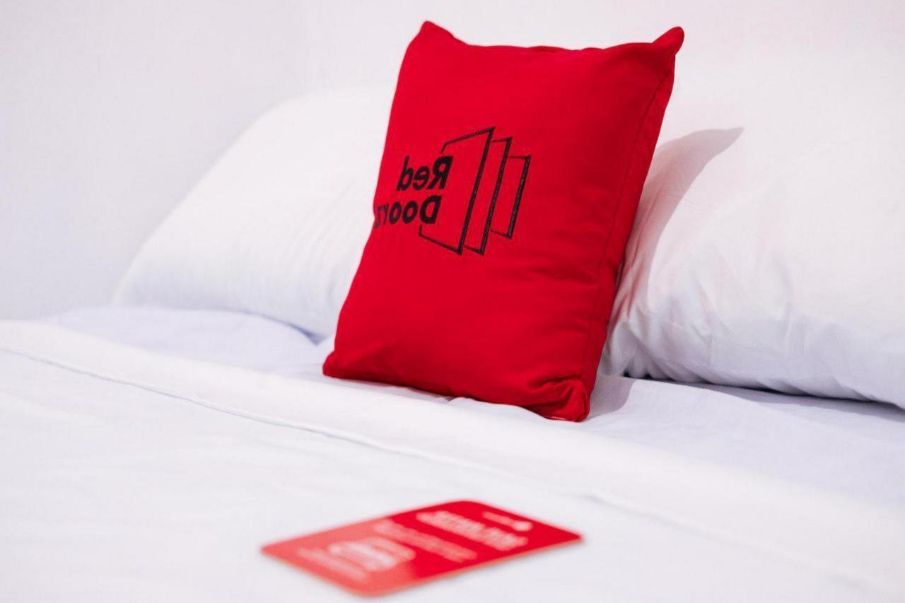 Reddoorz @ Jalan Brigjend Katamso Medan 2 Hotel Exterior foto