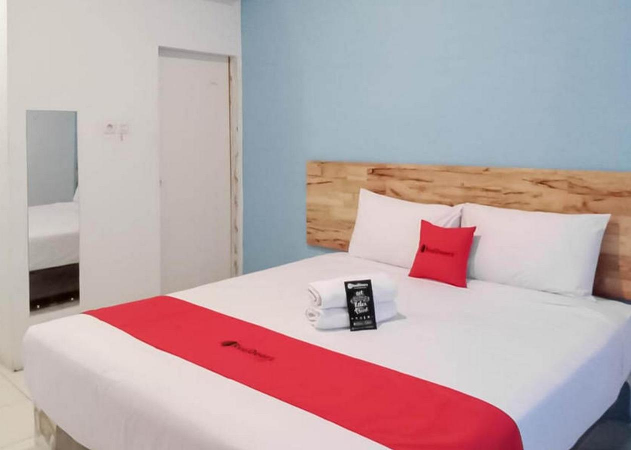 Reddoorz @ Jalan Brigjend Katamso Medan 2 Hotel Exterior foto